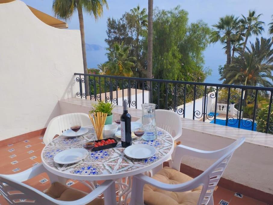 Beautiful 2 Bedroom In Calle Carabeo, Nerja Exterior foto